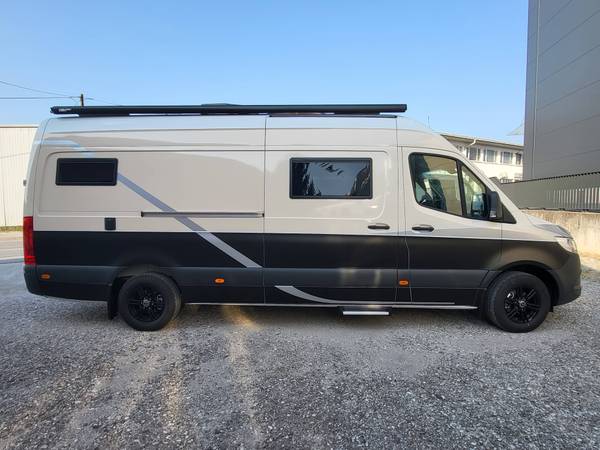 Glavna slika projekta Mb Sprinter - električna dvižna postelja z razširitvijo - ZOMI edition