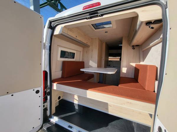 Slika projekta: Citroen Jumper L2H2 ( za dva)