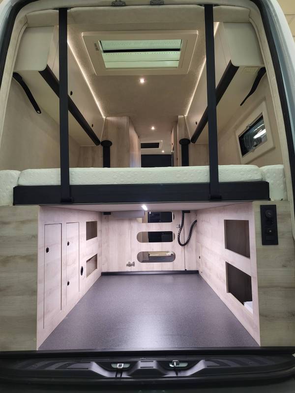 Glavna slika projekta Mercedes Sprinter>> sport van for outdoor activities 🚵♂️🏂🛵